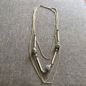 Metal fashion necklace